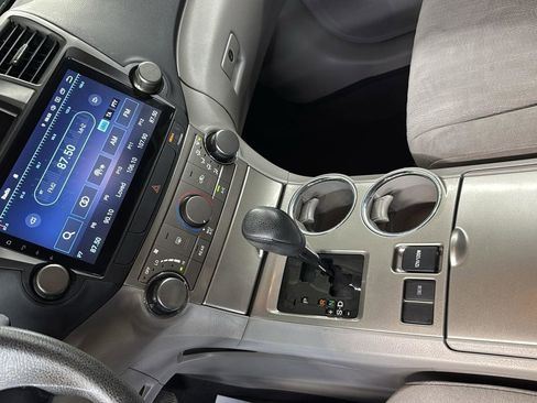 Used 2011 Toyota Highlander 2WD image 21