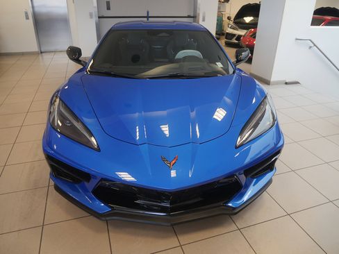 Used 2024 Chevrolet Corvette Stingray Preferred Cpe w/ Z51 Performance Package image 2