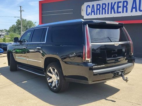 Used 2017 Cadillac Escalade ESV Luxury AWD/4WD image 7