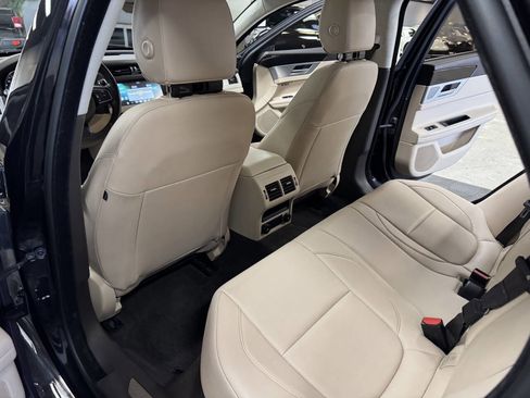 Used 2020 Jaguar XF Premium image 46