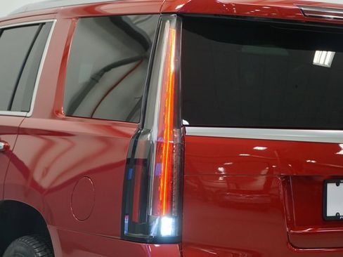 Used 2015 Cadillac Escalade Platinum image 4