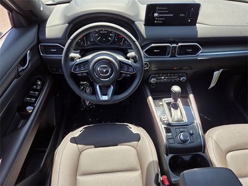 New 2025 MAZDA CX-5 Signature image 9