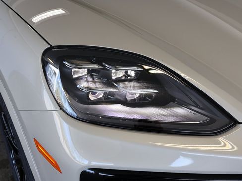 New 2025 Porsche Cayenne S image 15