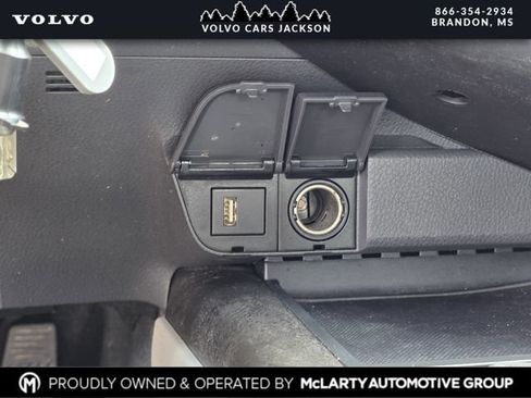 Used 2022 Toyota Camry SE FWD image 19