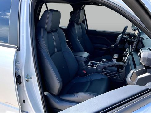 Used 2026 Toyota 4Runner Limited AWD/4WD image 9