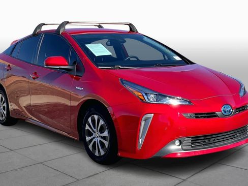 Certified 2022 Toyota Prius LE image 2