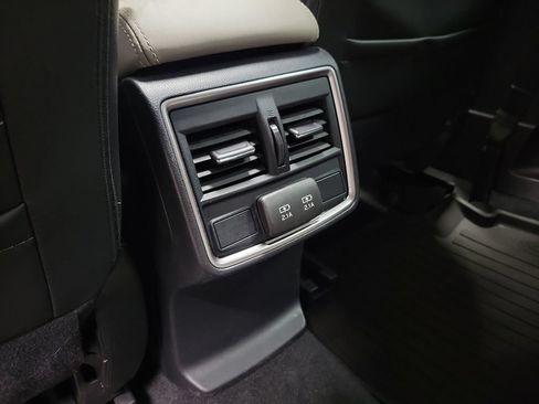 Used 2023 Subaru Forester Limited AWD/4WD image 31