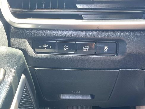 Used 2025 Kia Telluride EX w/ EX Captain's Chair Package FWD image 27