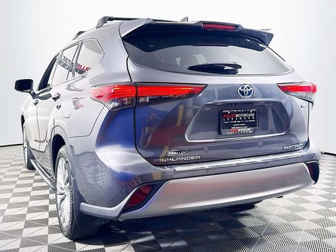 Used 2023 Toyota Highlander Platinum image 5