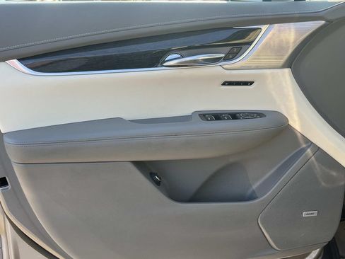 Used 2022 Cadillac XT6 Premium Luxury FWD image 28