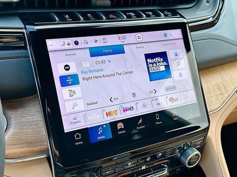 Used 2024 Jeep Grand Cherokee L Summit image 15