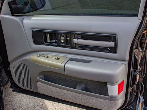 Used 1996 Chevrolet Impala SS RWD image 19