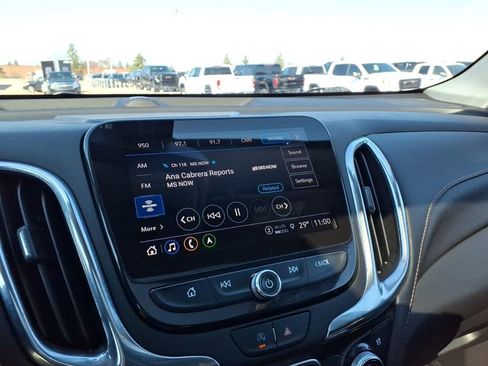 Used 2023 Chevrolet Equinox Premier FWD image 18