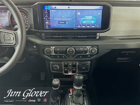 New 2025 Jeep Gladiator Sport image 24
