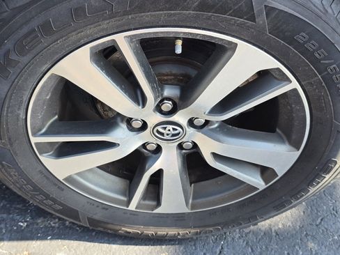 Used 2017 Toyota RAV4 XLE w/ All Weather Liner Package AWD/4WD image 10