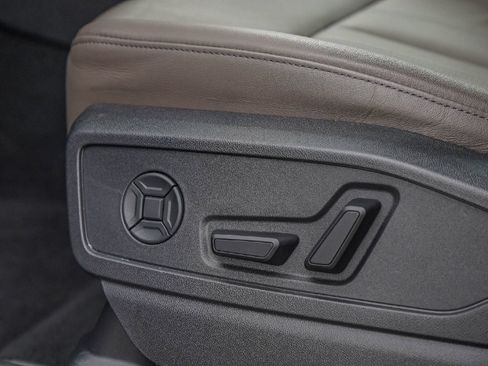 Used 2025 Audi Q5 Premium w/ Convenience Package AWD/4WD image 23