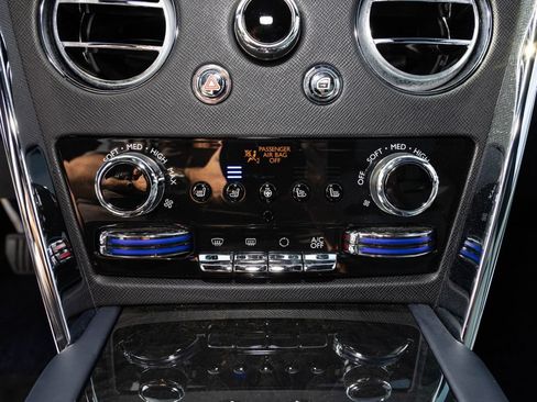 Certified 2022 Rolls-Royce Cullinan w/ Cullinan Package AWD/4WD image 44