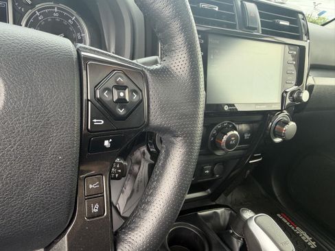 Used 2024 Toyota 4Runner TRD Off-Road Premium w/ Moonroof Package AWD/4WD image 25