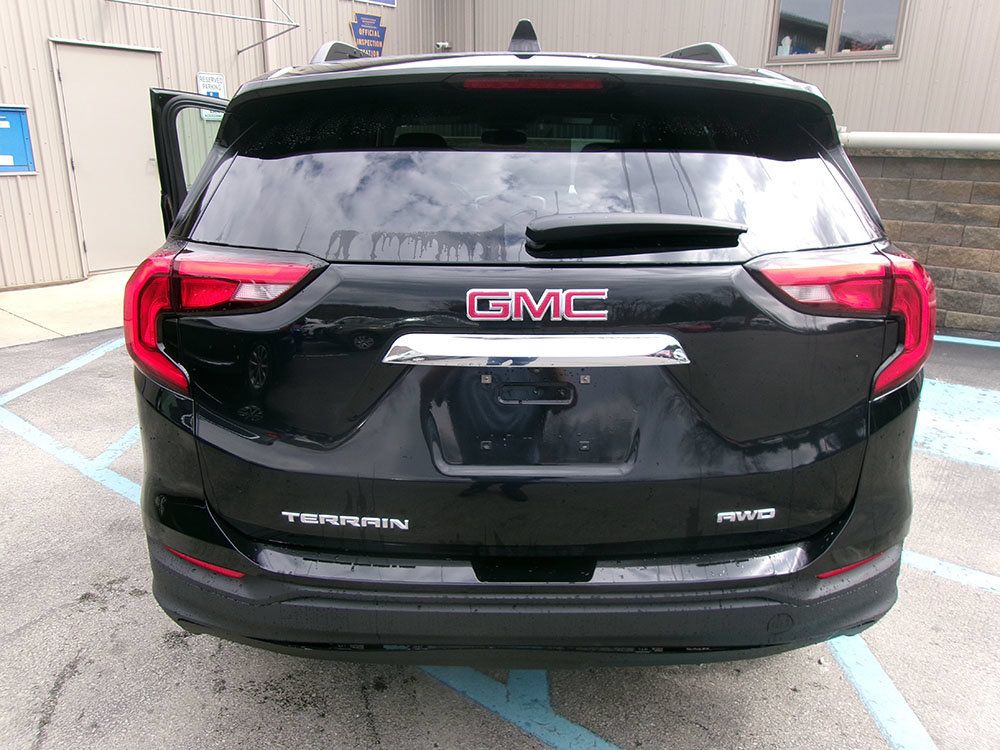 Used 2018 GMC Terrain SLE w/ Driver Convenience Package AWD/4WD image 4