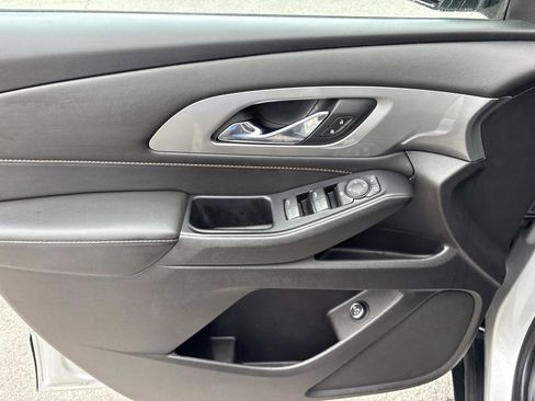 Used 2019 Chevrolet Traverse LT w/ LPO, Blackout Package AWD/4WD image 12