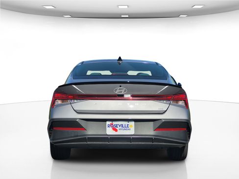 New 2025 Hyundai Elantra SEL image 7