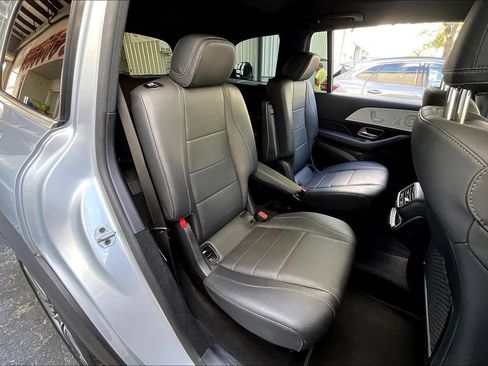 Used 2025 Mercedes-Benz GLS 450 4MATIC image 17
