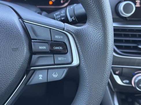 Used 2018 Honda Accord EX image 11