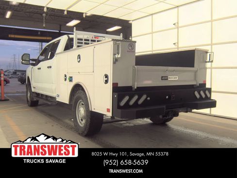 Used 2025 Ford F250 XL w/ XL Off-Road Package AWD/4WD image 2