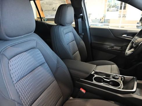 New 2026 Chevrolet Equinox LT w/ Safety and Technology Package FWD image 8