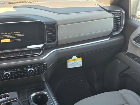 New 2026 GMC Sierra 1500 SLT image 16