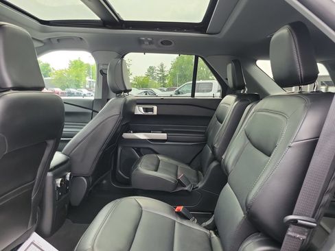 Certified 2024 Ford Explorer Limited w/ Limited Technology Package AWD/4WD image 14
