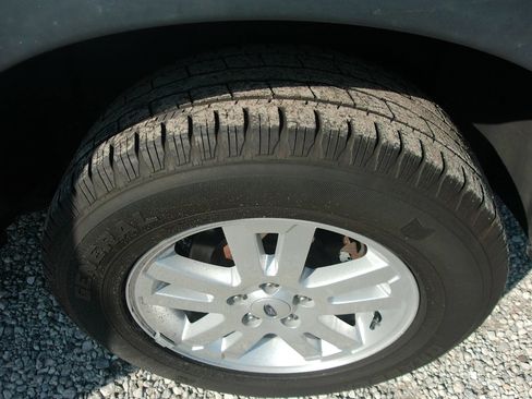 Used 2008 Ford Explorer Sport Trac XLT AWD/4WD image 42