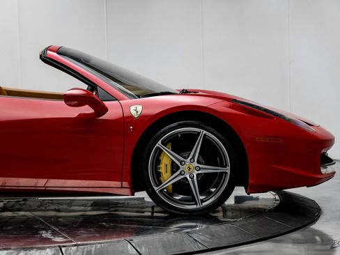 Used 2013 Ferrari 458 Spider image 25