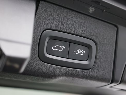 Used 2024 Volvo XC60 B5 Plus AWD/4WD image 30