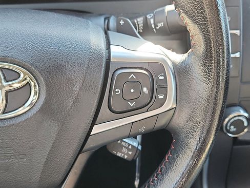 Used 2016 Toyota Camry SE image 24
