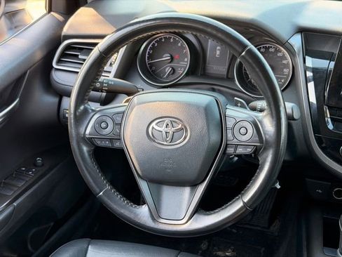 Used 2021 Toyota Camry SE FWD image 16