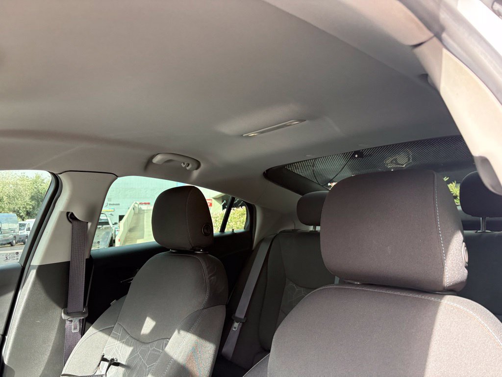 Used 2016 Chevrolet Volt LT FWD image 9
