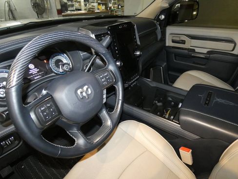 Used 2022 RAM 2500 Limited image 9