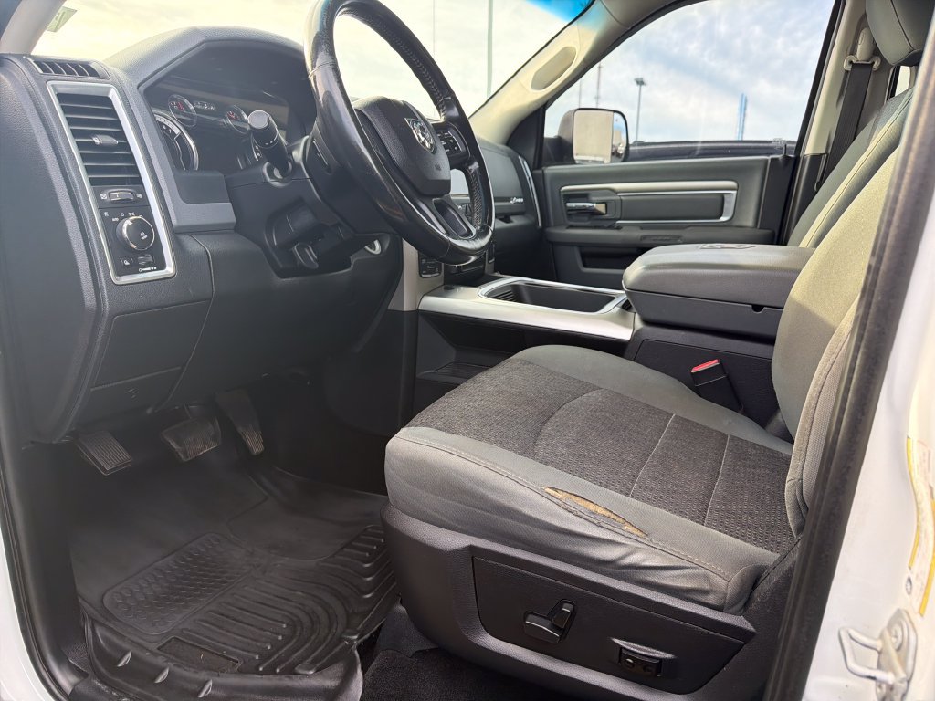 Used 2016 RAM 1500 Big Horn AWD/4WD image 3