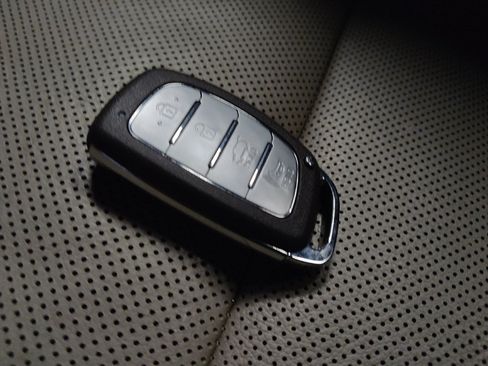 Used 2016 Hyundai Tucson Limited w/ Option Group 03 FWD image 32