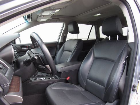 Used 2018 Subaru Outback 2.5i Limited w/ Popular Package #2 image 10