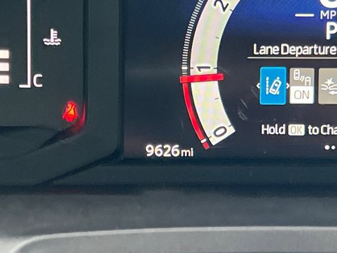 Certified 2025 Toyota Tacoma SR5 image 24