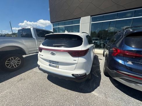 Used 2021 Kia Sportage EX FWD image 3