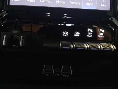 New 2026 RAM 2500 Laramie w/ Night Edition AWD/4WD image 5
