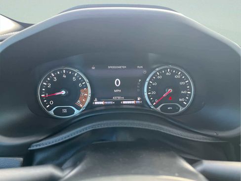 Used 2020 Jeep Renegade Trailhawk w/ Cold Weather Group image 25