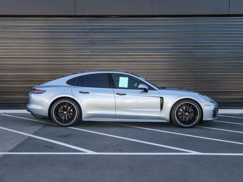 Certified 2023 Porsche Panamera RWD image 8