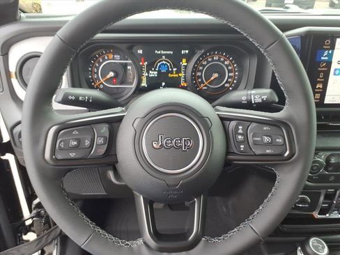 New 2025 Jeep Gladiator Sport image 13