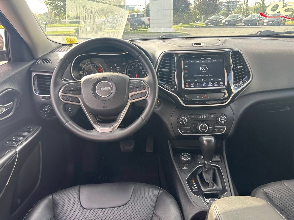 Used 2019 Jeep Cherokee Limited AWD/4WD image 23