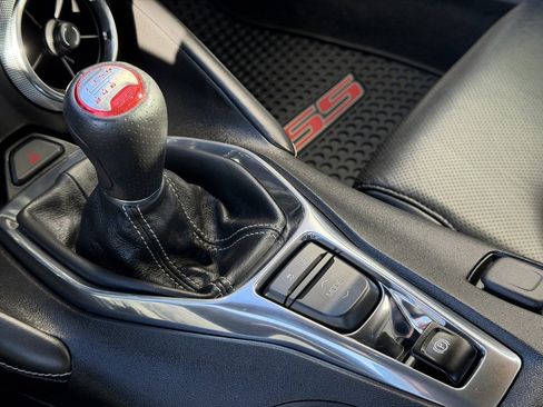 Used 2017 Chevrolet Camaro SS image 17