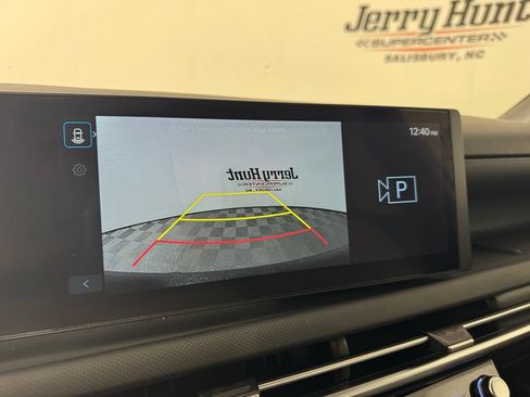 Used 2025 Hyundai Santa Cruz SEL FWD image 3